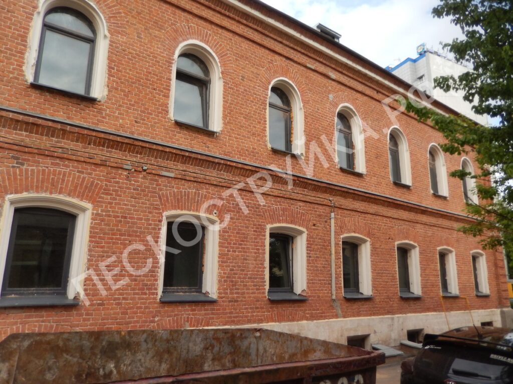 удаление многослойной краски с фасада