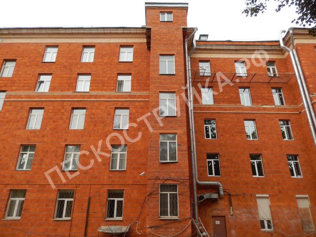 очистка кирпичных фасадов от старой краски