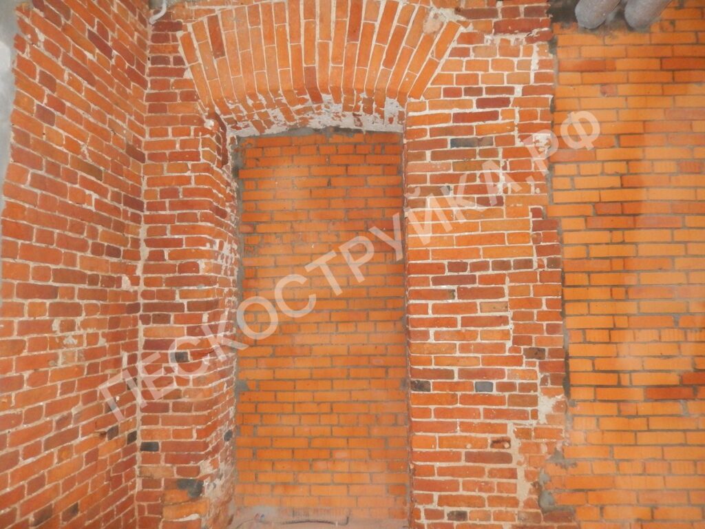очистка кирпича от остатков штукатурки