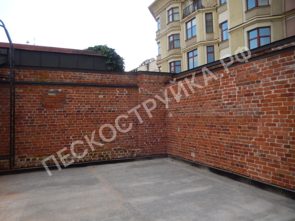 пескоструйка кирпича на улице