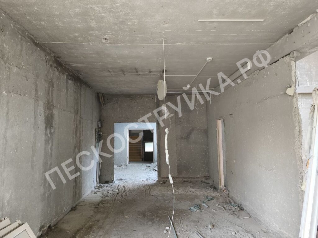 пескоструйная обработка бетона в старых помещениях