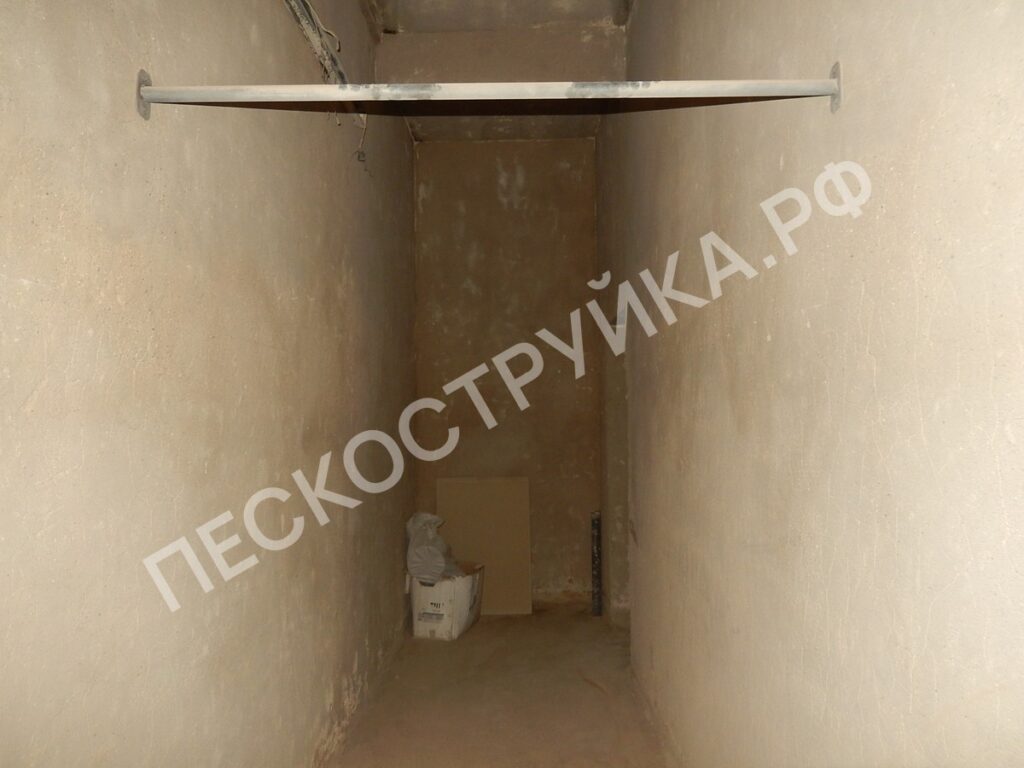 удаление старой краски с бетонных стен
